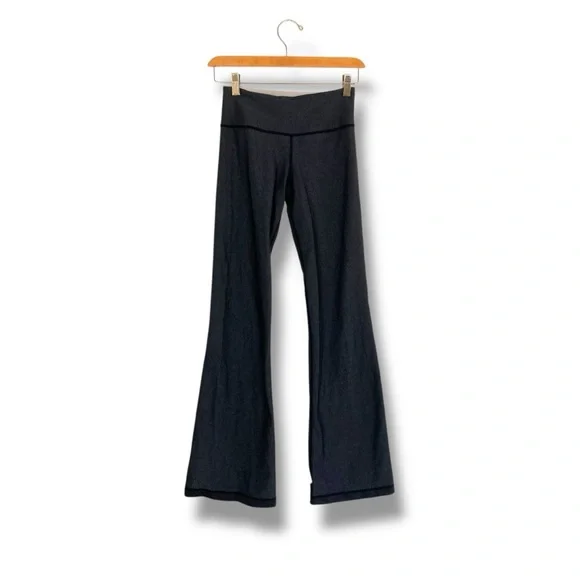 LULULEMON REVERSIBLE GROOVE PANTS IN Charcoal Grey Mid Rise Leggings Flare Sz 2 - Picture 6 of 10